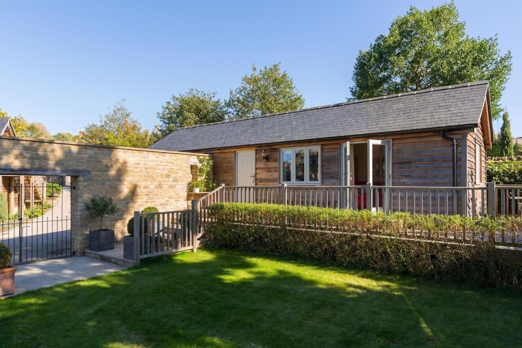 Charming Cottage Surrounded By Idyllic Garden In Peaceful Location In Central Charlbury Ngoại thất bức ảnh